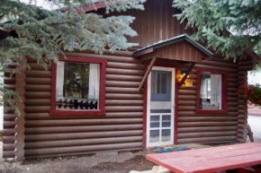 The Daisy Cabin with Mountain Views